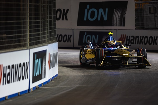 25 VERGNE Jean-Eric (fra), DS Penske, DS E-Tense FE23, action during the 2024 Diriyah E-Prix, 2nd meeting of the 2023-24 ABB FIA Formula E World Championship, on the Riyadh Street Circuit from January 25 to 27, in Diriyah, Saudi Arabia - Photo Thomas Fenetre / DPPI